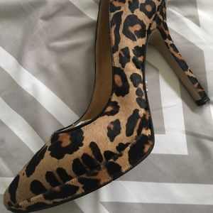 Nine West platform leopard pump